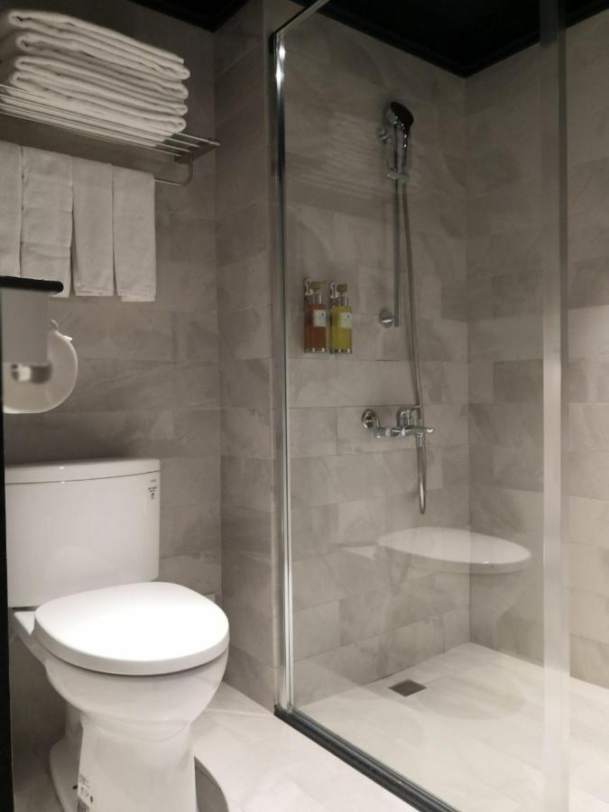 Q21 Hotel Kaohsiung Dış mekan fotoğraf
